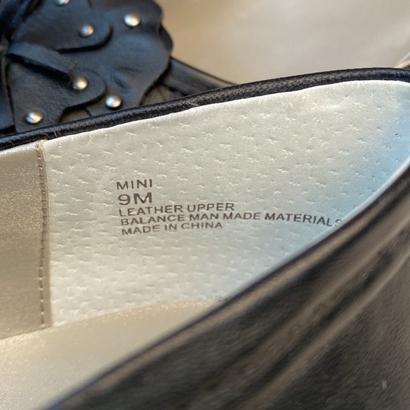 Me Too Black Leather Wedge Heels, Size 9M - Picture 14 of 15